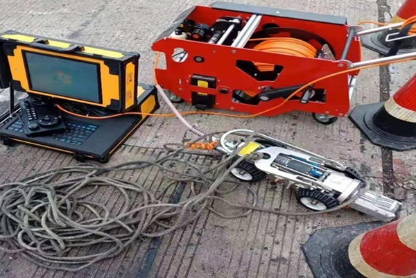 郑东CCTV管道检测机器人