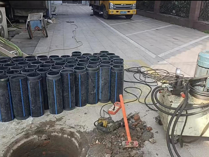 郑东PE置换管厂家 DN315置换管 非开挖管短管置换